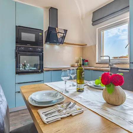 House Giuliano - Two Bedroom House *