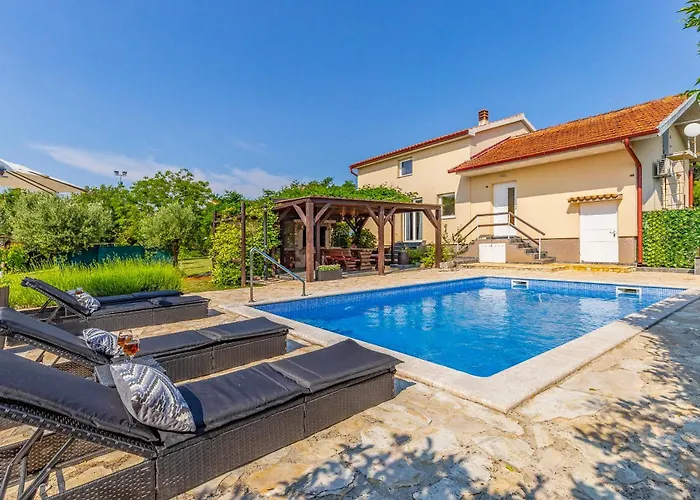 House Giuliano - Two Bedroom House Apartman *