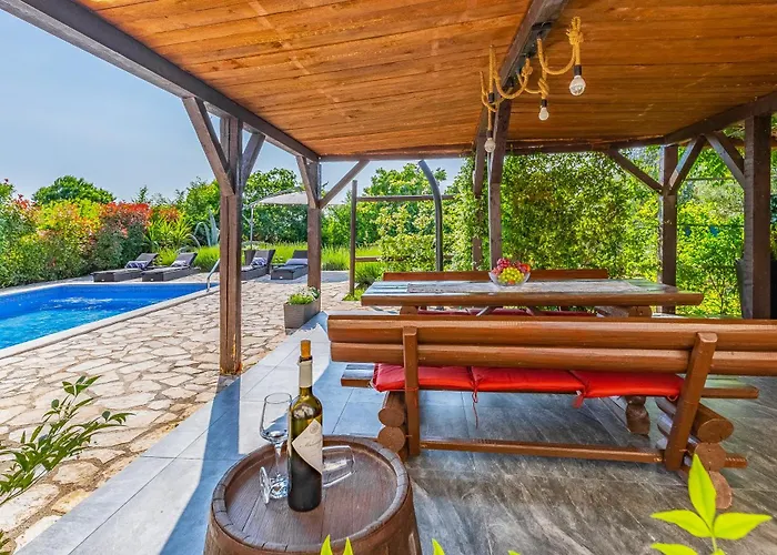 House Giuliano - Two Bedroom House Apartman Pula