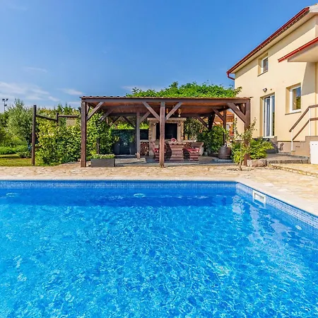 House Giuliano * Pula