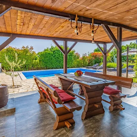 House Giuliano - Two Bedroom House Apartamento *