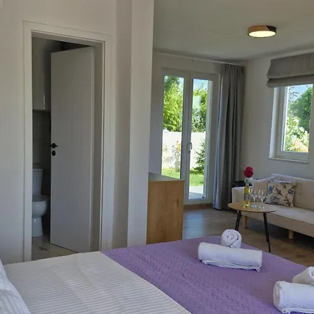 House Giuliano - Two Bedroom House Апартаменты *