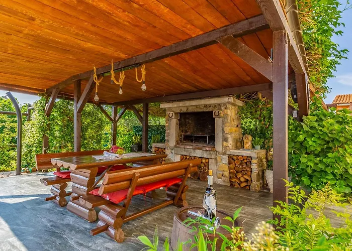 House Giuliano - Two Bedroom House Apartamento