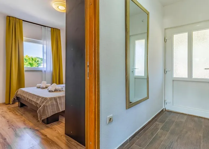 House Giuliano - Two Bedroom House Apartamento Pula