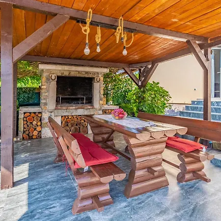 House Giuliano - Two Bedroom House Daire *